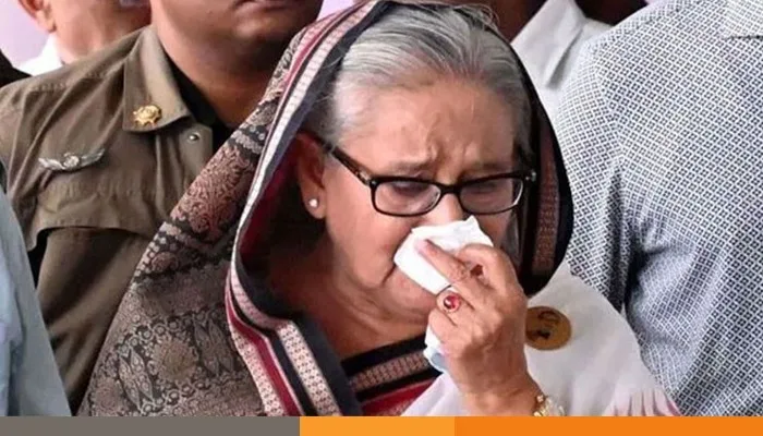 ভ্যানিটি ব্যাগে করে ৩ পৃষ্ঠার পদত্যাগপত্র নিয়ে চলে গেছেন শেখ হাসিনা’
